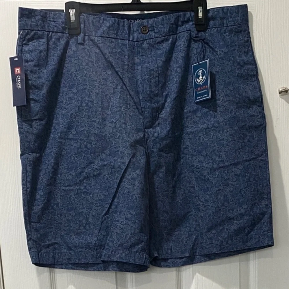 NWT Chaps Flat Front Floral Chino Shorts (Size: 38)